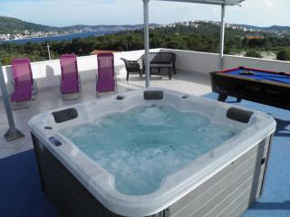 XXL Vila Lavanda for 16 person - Rogoznica - 0
