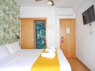 Nanit Rooms Ibiza Hostal - 6