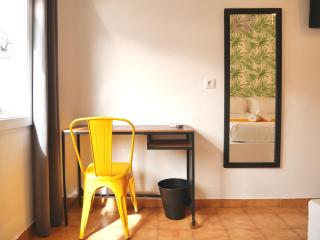 Nanit Rooms Ibiza Hostal - 3