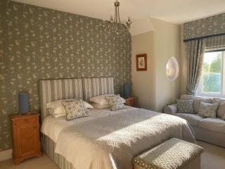 Burleigh House B and B - 7