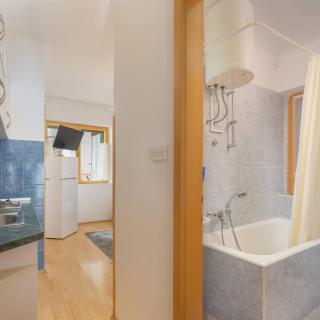 Pine and Sunshine apartments - Podgora - 4