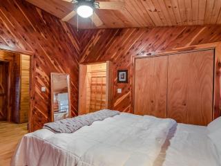 Fly Away Cabin- Modern, Serene, And Convenient - Compton - 4