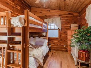 Fly Away Cabin- Modern, Serene, And Convenient - Compton - 3