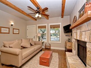 Cabins at Flite Acres - Texas Sage - Wimberley - 6
