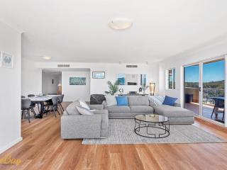 Breakwater Apartment 402 - 2