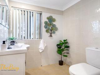 Karinya at Little Beach Downstairs - Nelson Bay - 4