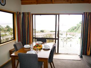 Bush Henge - Tata Beach Holiday Home - Tarakohe - 3