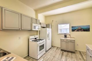 1/2 Mi to Beach & Seawall: Galveston Getaway! - 2