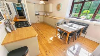 Streamways Nr Croyde - Large country cottage with valley views, Hot Tub option and private garden cabin, sleeps 12-16 - Croyde - 5
