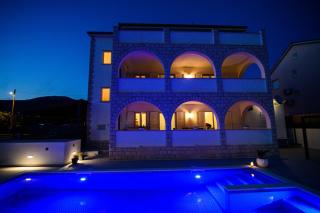 Villa Relax - beautiful Apartment with heated saltwater pool & jacuzzi - Kaštela - 7