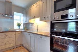 Hillcrest Luxury Apartment - Kilrush - 8