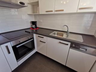 VILLA SARA apartments 50 m from the beach, with balcony, AC, private parking - 4