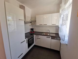 VILLA SARA apartments 50 m from the beach, with balcony, AC, private parking - 1