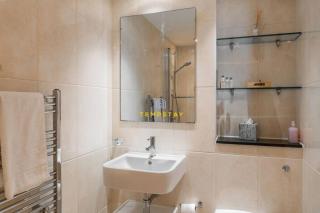 LONDON IN 15 MINS! STYLISH APARTMENT NEAR HEATHROW - Slough - 3
