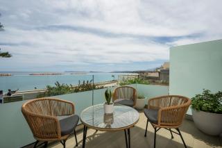 Kolymbari Sea Front Cozy Apartments - 8