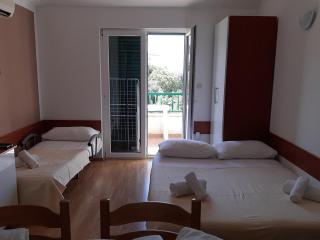 Vila Maslina Apartments mit Pool und Garten nahe am Strand - 8