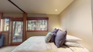 Laurelwood Condominiums 103 - 7