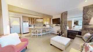 Laurelwood Condominiums 105 - 7
