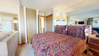 Laurelwood Condominiums 107 - 8