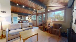 Laurelwood Condominiums 112 - 8