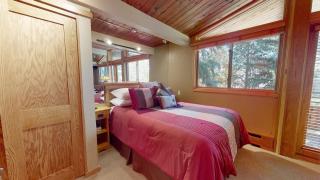 Laurelwood Condominiums 114 - 5