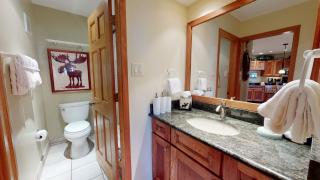 Laurelwood Condominiums 207 - 7