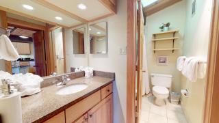 Laurelwood Condominiums 308 - 5