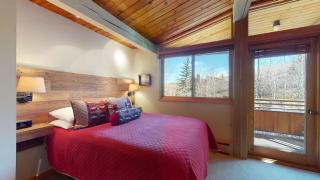 Laurelwood Condominiums 309 - 6