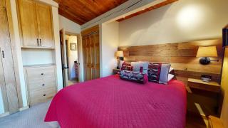 Laurelwood Condominiums 309 - 4