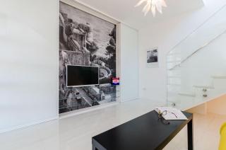 Modern Luxury Villa with Swimming Pool - Bayside View - 7