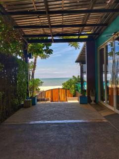 Beach Walk Boutique Resort - Bangsaen - 4