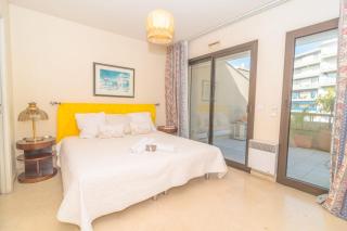 Cannes Stunning sea and old town view for our full comfort 3 BR with balcony by Olam Properties - 1