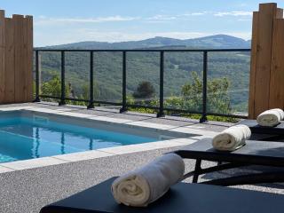 Logis Hôtel Au Vieux Morvan "récemment rénové", au cœur de la Bourgogne, Piscine & Spa - Château-Chinon - 0
