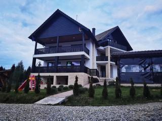 Aqualina Colibita - pe malul lacului - Colibiţa - 4