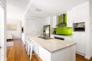 Swainson on 1 Lexington - 200m to Beach! - 8