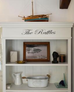 ISSA Holiday Home - 3 Min Walk to Beach - 4