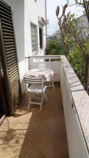 Studio Apartment in Palit with Balcony, Air Conditioning, Wi-Fi (4603-4) - Mundanije - 8