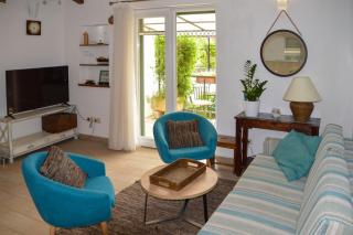 ISSA Holiday Home - 3 Min Walk to Beach - 3