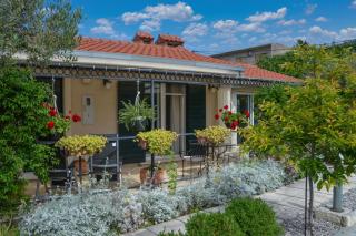 ISSA Holiday Home - 2 Min Walk to Beach - Kaštela - 0