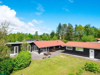 8 person holiday home in Ørsted-By Traum - Ørsted - 0