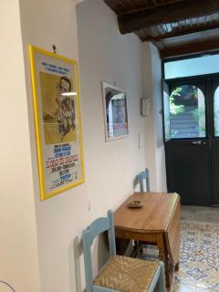 Zuccarella ''Zuccherino''nel cortile - Napoli - 1