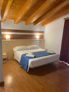 Vittoria Rooms Peschiera - Peschiera del Garda - 3