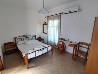Amodari studios on the beach - Plaka - 2