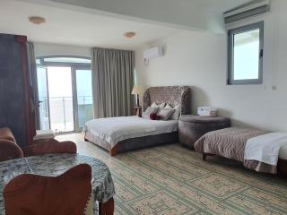 Sunset View Apartments - 9
