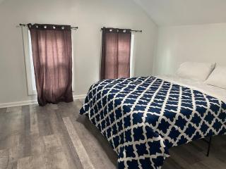 Cozy Entire 2 Bedroom Home Close to River (USA) - Niagara Falls - 5