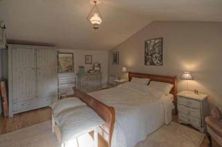 4Bed3Bath 1736 Farmhouse Barn Conversion-Hearth - 1