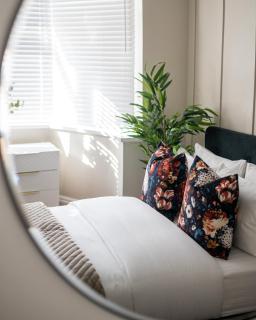 Large Luxury 5 Bedroom Solihull House, Sleeps 9 - Close to NEC, Birmingham BHX Airport - Solihull - 4