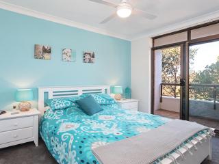 The Commodore, 23,9-11 Donald Street - Delightful unit with gorgeous water views, air con and wi-fi - 5