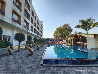 Solitaire Hotel And Resorts - Ujjain - 9