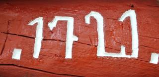 Cabin Dating from 1721 without internet - electricity or running water but with a traditional red painted outhouse - 1